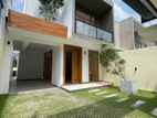 Super Luxury House for Sale in Pelawatte Ds7679