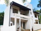 Super Luxury House For Sale In Yakkala H009