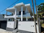 Super Luxury Modern House for Sale - Piliyandala
