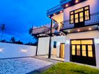 Supper Luxury New Modern Roof Top with House for Sale in Negombo