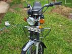 Suzuki GN 125 2004