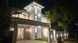 Swimming pool with beautiful house Piliyandala
