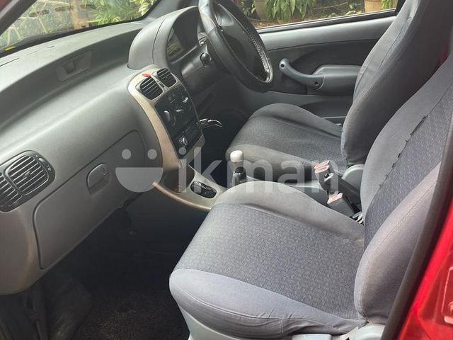 Tata Indica 2006 photo 5