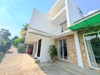 Thalawathugoda Luxury 4 BR House For Sale in Kalalgoda