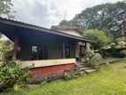 Thalawathugoda Temple Road 25 Perches of Land with an old House for Sale