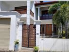Thalawatugoda 3 Storey Laxary House for Rent ( R - 635 )