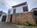 Three Storied House For Rent In Colombo 04