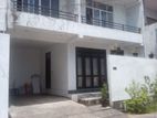 Three Storied House For Sale In Athurugiriya - EH137