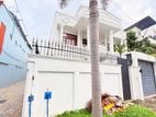 THREE STORIED LUXURY HOUSE FOR RENT COLOMBO 5 SE2583