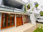 Three Storied Modern Luxury House for Sale Close to Kottawa-Malabe Rd