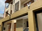 Three Story House For Rent in Wellawatta Colombo 6