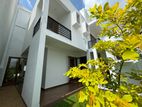 Three-Story House for Sale in Athurugiriya (Ref: H2168)