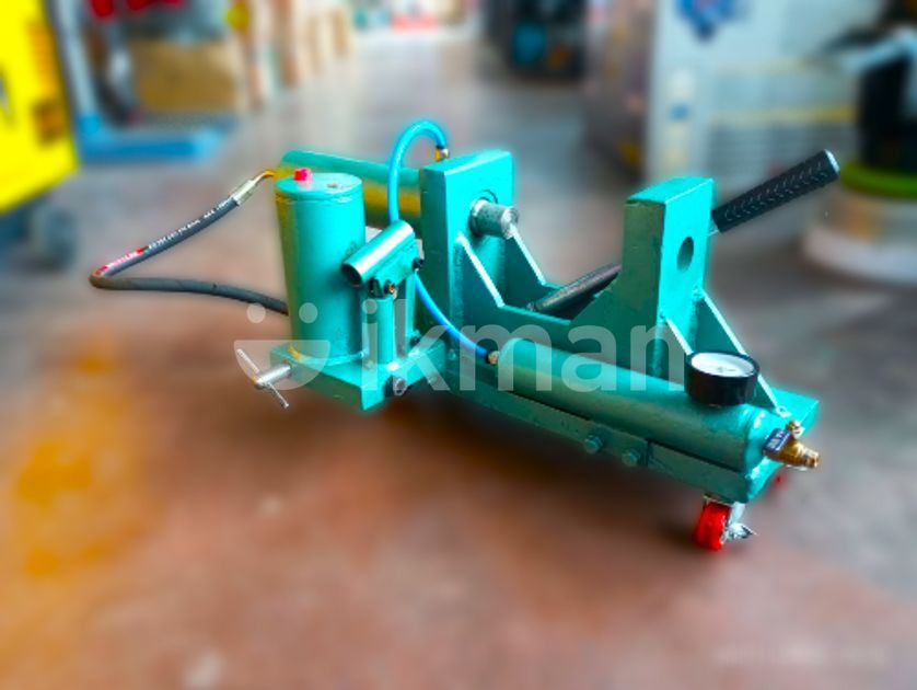 Three Wheel Pin Removal Hydraulic Jack. for Sale in Kurunegala City ikman