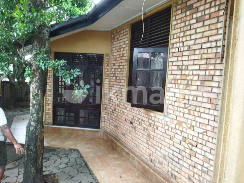 to story house for sale D13 ikman