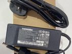 Toshiba Adapter Big Pin 90 W