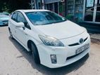 Toyota 3rd Gen Prius (hybrid) for Rent