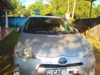 Toyota Aqua s grad 2013