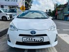 Toyota Aqua S GRADE 2013