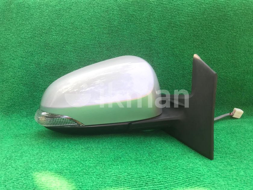 Toyota Aqua side mirror for Sale in Homagama | ikman
