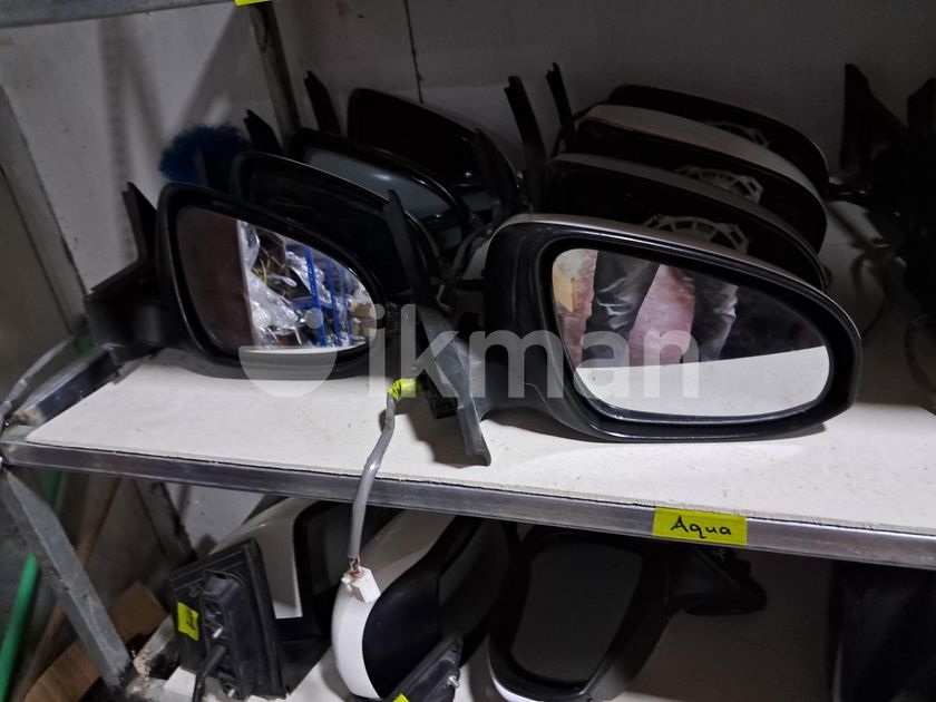 Toyota Aqua Side Mirror L R for Sale in Nugegoda | ikman