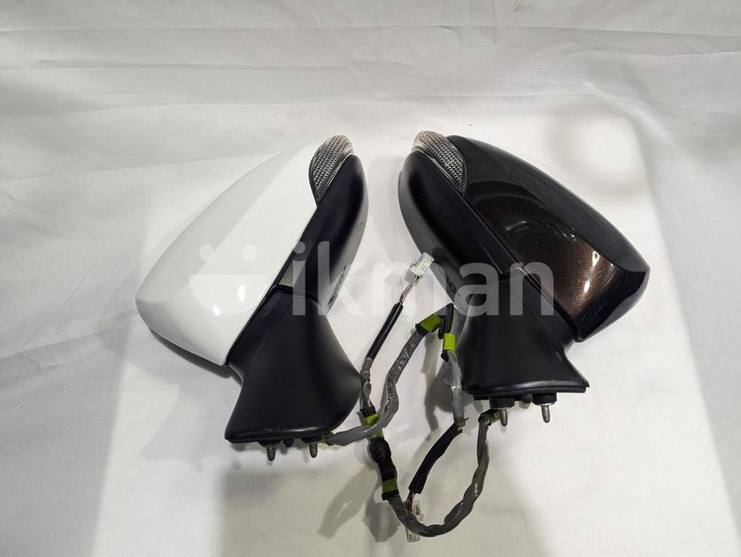 Toyota Axio 165 Side Mirror for Sale in Colombo 10 ikman