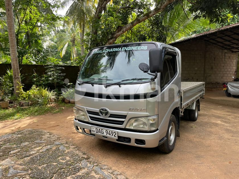 Toyota dyna 2014