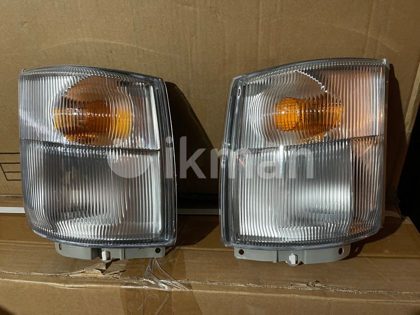 Toyota Dyna Corner Lamp in Boralesgamuwa ikman