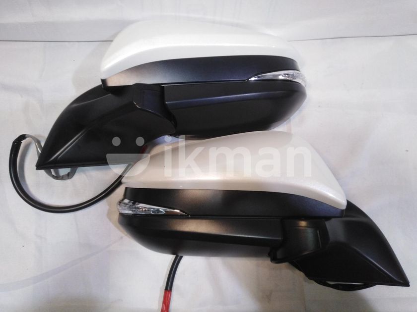 Toyota Esquire and Voxy Side Mirrors in Colombo 10 ikman