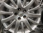 Toyota Harrier 17” Alloy Wheels
