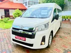 Toyota Hiace Commuter 2025