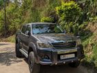 Toyota Hilux 2014 for Rent