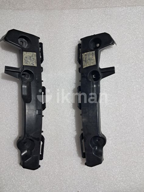 Toyota Hilux Bumper Bracket L R for Sale in Nugegoda | ikman