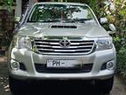 Toyota Hilux Double Cab (2 WD) 2011