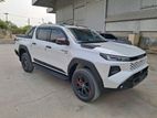 Toyota Hilux Overland 2025