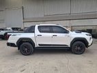 Toyota Hilux Overland 2025