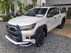 Toyota Hilux Revo primum 2025