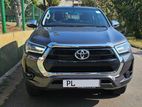 Toyota Hilux REVO V 4WD 2025