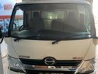 Toyota Hino 300 2016