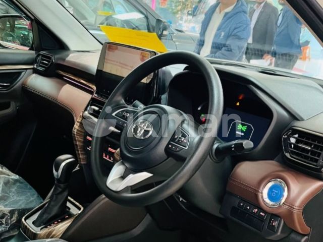 Toyota Hyryder 2026 photo 4