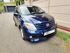 Toyota IST 2002