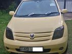 Toyota IST 2003