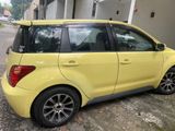 Toyota IST 2003
