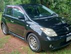 Toyota IST 2003