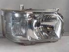 TOYOTA KDH200 HEAD LIGHT RH