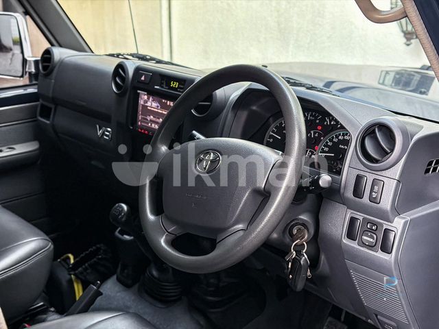 Toyota Land Cruiser 79 2018 photo 2