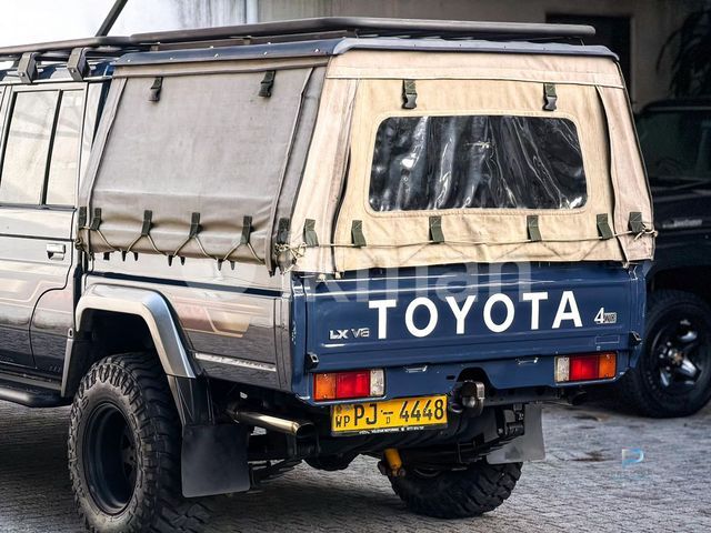 Toyota Land Cruiser 79 2018 photo 5