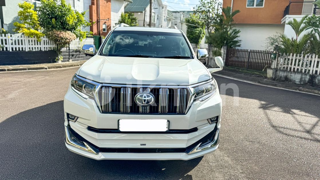 Toyota Land Cruiser Prado TX fullyloaded 2012 for Sale in Malabe ikman