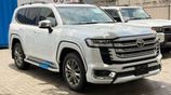 Toyota Land Cruiser Sahara LC300 2025