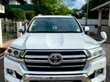 Toyota Land Cruiser Sahara 2013