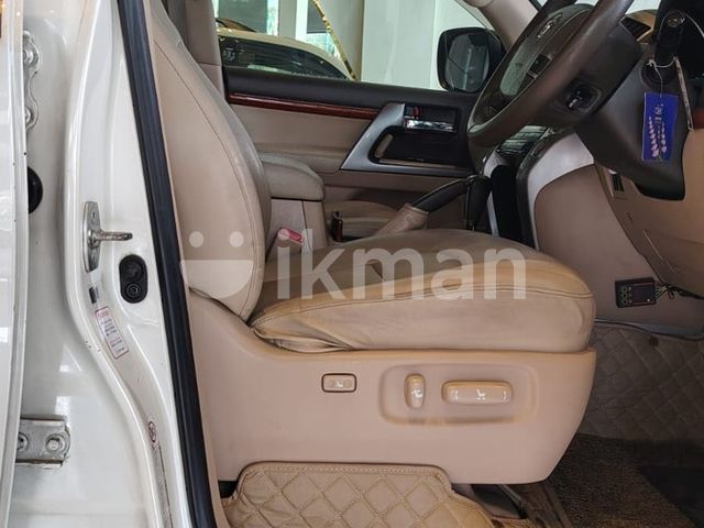 Toyota Land Cruiser 200 2015 photo 5